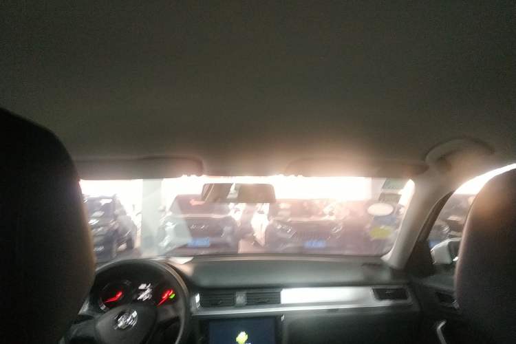 Used Volkswagen Bora 2016 1.6L Automatic Fashion Model Headliner