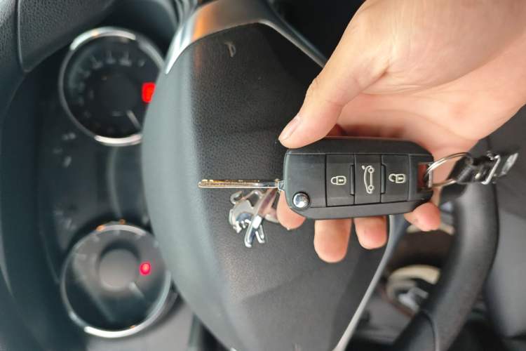 Used Peugeot 3008 2015 2.0L Automatic Classic Edition