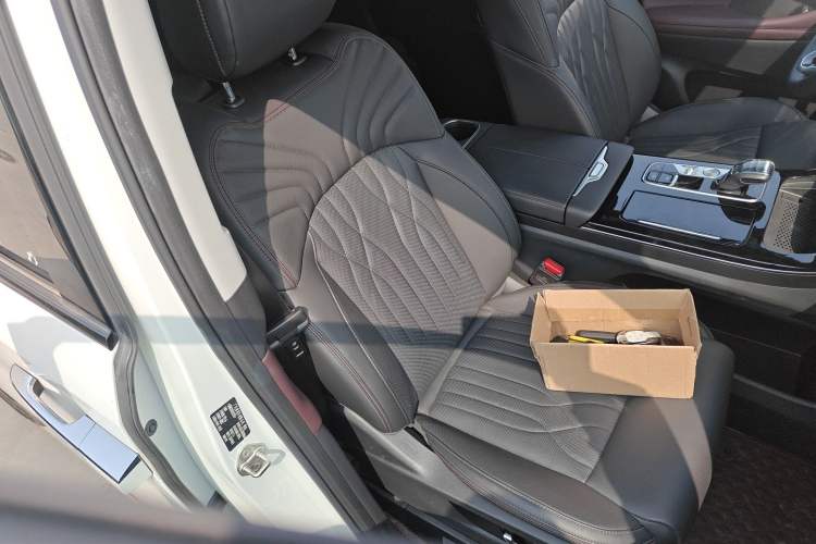 Used GAC Trumpchi M8 2024 Master Series Super Hybrid Edition Right Front Seat