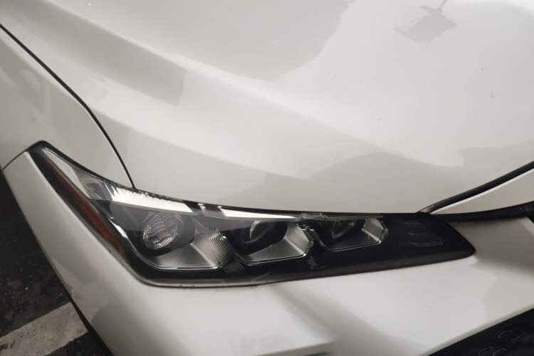 Used Toyota Avalon 2019 Dual-Engine 2.5L Luxury Edition China V Standard
