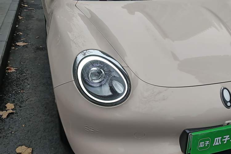 Used ORA Good Cat 2023 401 km Standard Range Luxury Version Lithium Iron Phosphate Right Front Headlight