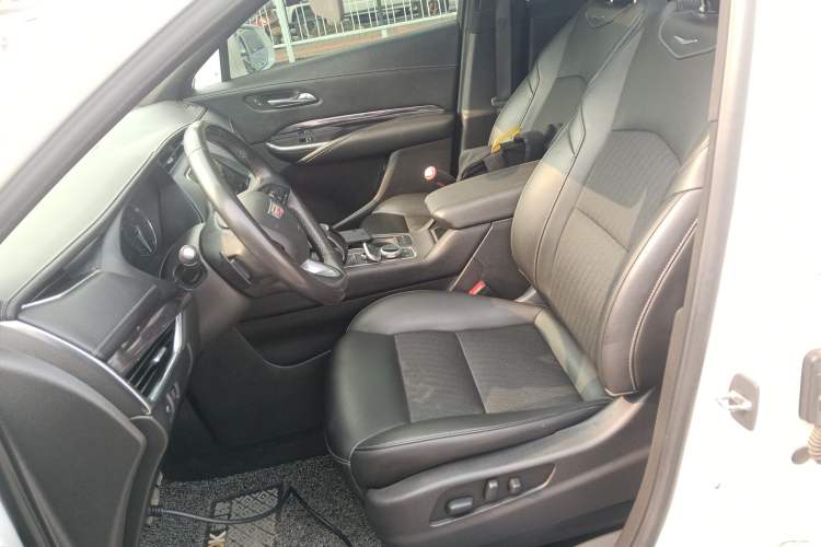 Used Cadillac XT4 2018 28T Two-Wheel Drive Tech Version Left Front Seat