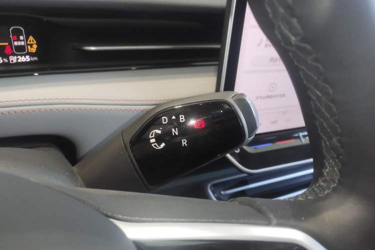 Used Volkswagen ID.7 VIZZION 2024 AIR model Gear Lever