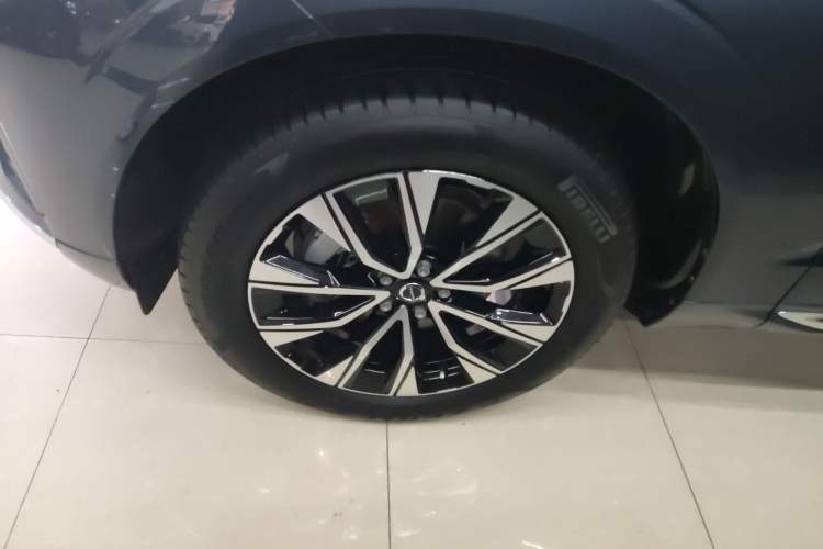 Used Volvo XC60 2025 B5 Four-Wheel Drive Smart & Advanced Luxury Edition