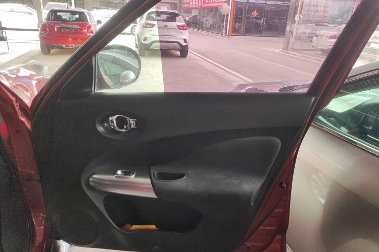 Used Infiniti ESQ 2014 1.6L Spontaneous Edition
