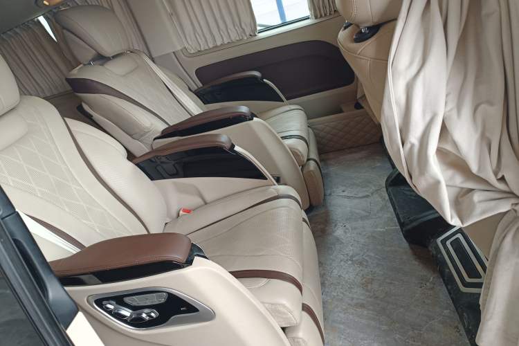 Used Mercedes-Benz Vito 2018 2.0T Elite Version 7 Seats China VI Emission Standard