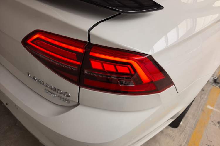 Used Volkswagen Lamando 2021 280TSI DSG Luxury Phantom Edition Right Rear Taillight