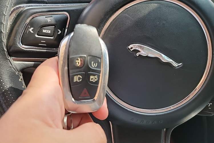 Used Jaguar XJ 2011 XJL 3.0 Panoramic Business Edition
