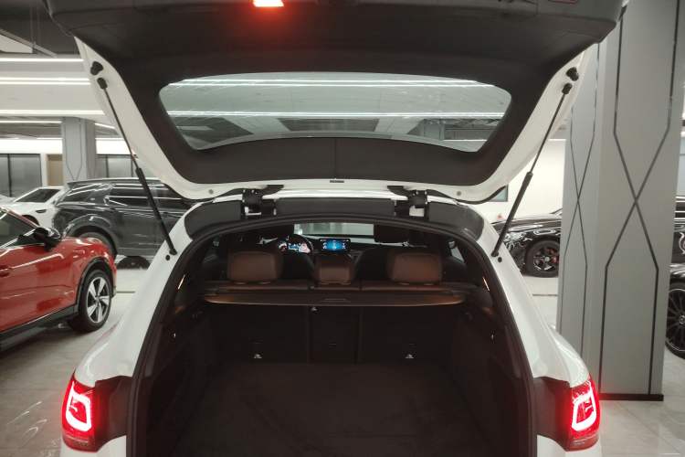 Used Mercedes-Benz GLC 2022 GLC 300 L 4MATIC Dynamic Model