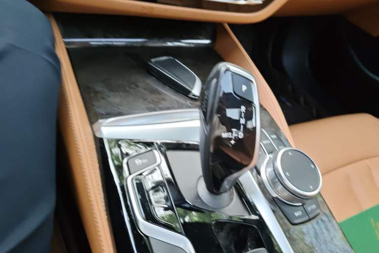 Used BMW 5 Series 2018 Restyled 530Li Luxury Edition M Sport Package
