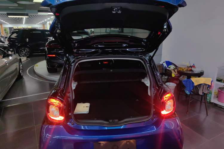 Used smart forfour 2016 1.0L 52 kW Passion Edition
