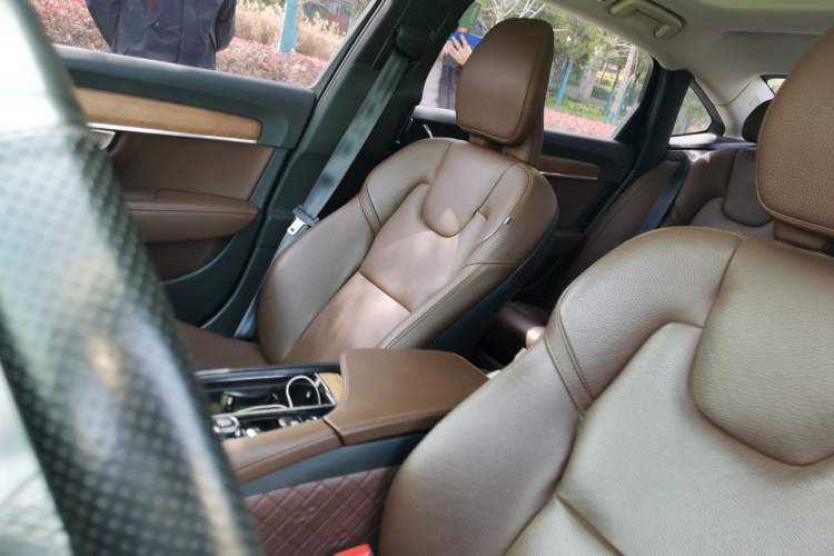 Used Volvo S90 2020 T5 Zhiyi Luxury Edition
