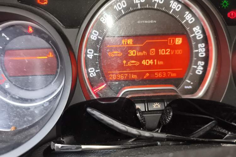 Used Citroen C5 2012 2.0L Automatic Luxury Edition Odometer Close Up