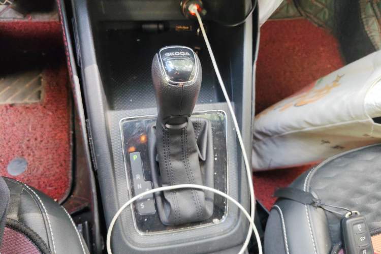 Used Skoda Kamiq 2020 1.5L Automatic Comfort Edition Gear Lever