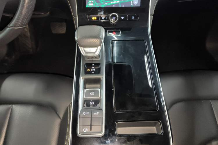 Used Roewe i6 MAX 2020 300TGI Automatic "Swell Cool Smart Drive" Edition
