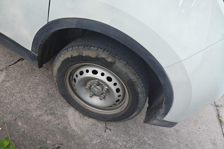 Used SAIC MAXUS EV30 2023 Pure-Electric Smart Logistics Expert with Long Wheelbase Guoxuan
