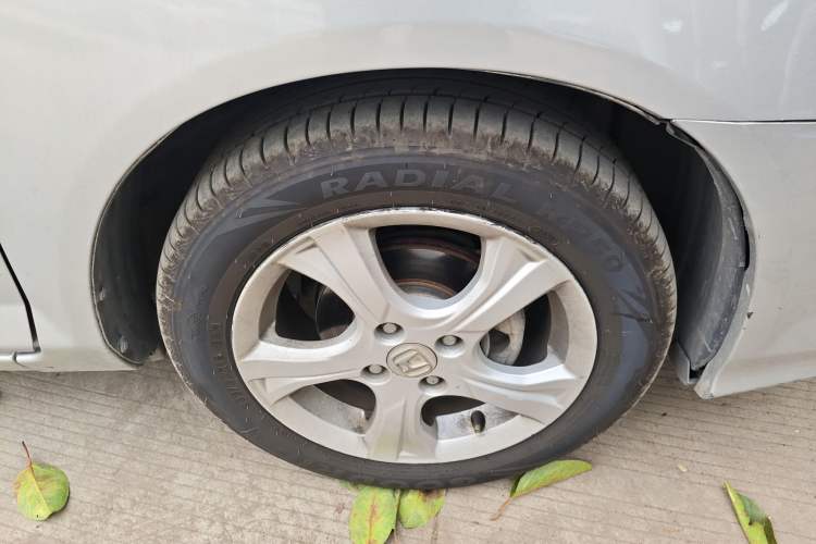 Used Everus S1 2013 1.5L Automatic Comfort Edition Right Front Wheel Hub