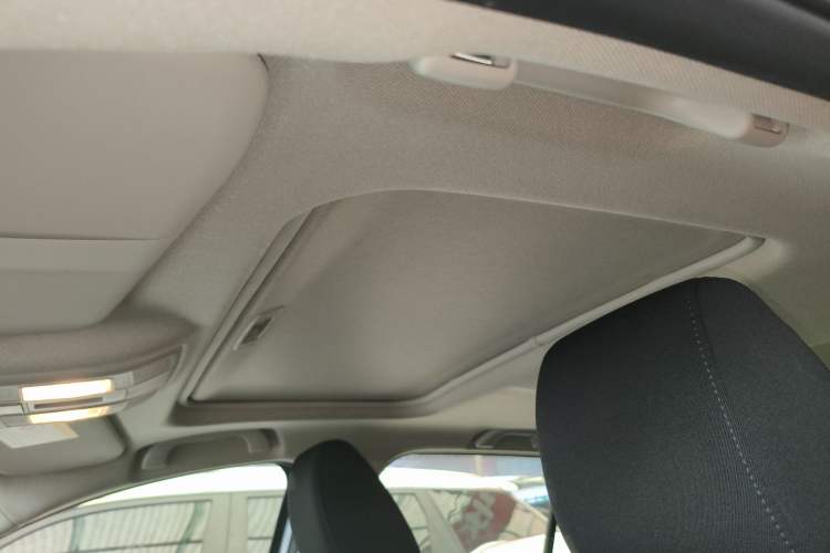 Used Mazda CX-5 2015 2.0L Automatic Two-Wheel Drive Urban Version
