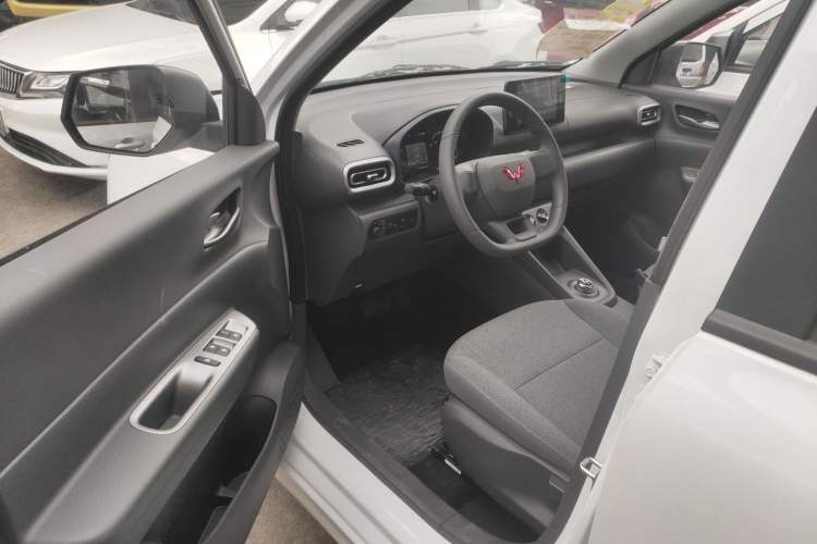 Used Wuling Hongguang New Energy 2025 Extended-Range Hybrid 50KM Comfort Version