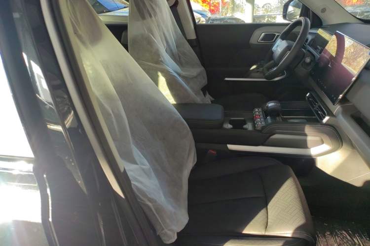 Used Formula Leopard Titanium 3 2025 501 km Range Rear-Wheel Drive Intelligent Driving Max Edition