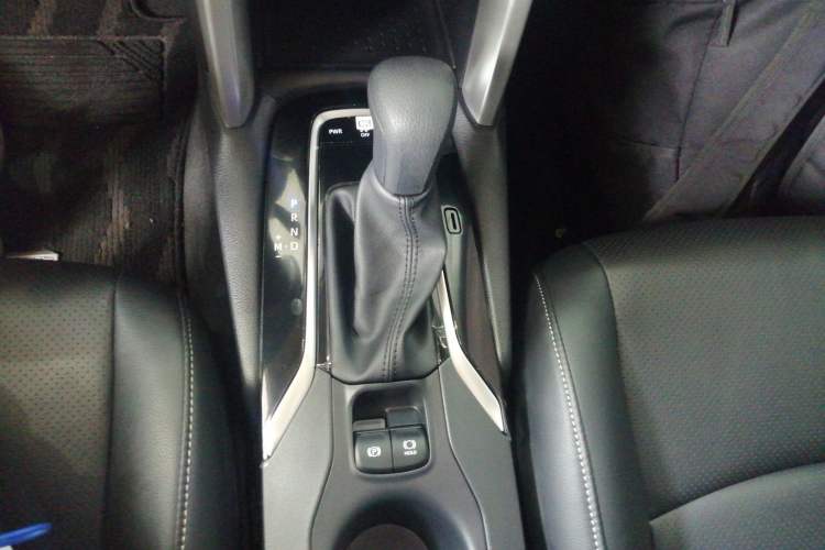 Used Toyota Corolla Cross 2023 2.0L Elite Edition Gear Lever