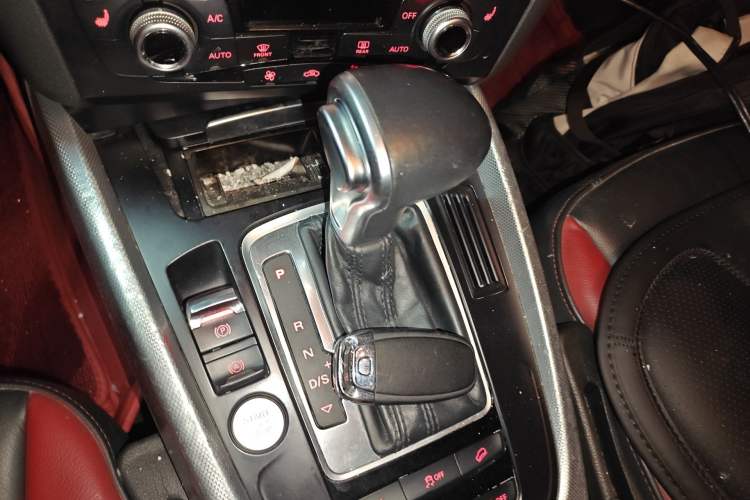 Used Audi Q5 2017 Plus 40 TFSI Technology Model Gear Lever