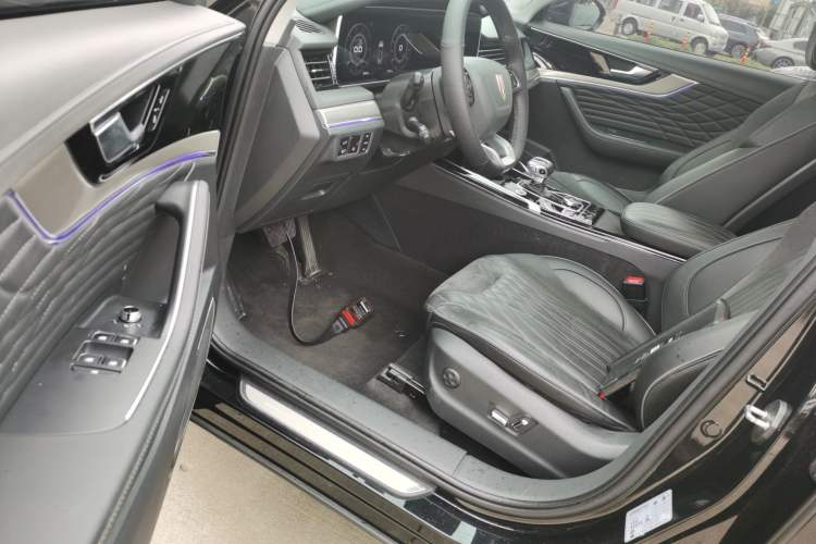 Used Hongqi HS5 2022 Revised Version 2.0T Smart Connect Flagship Edition
