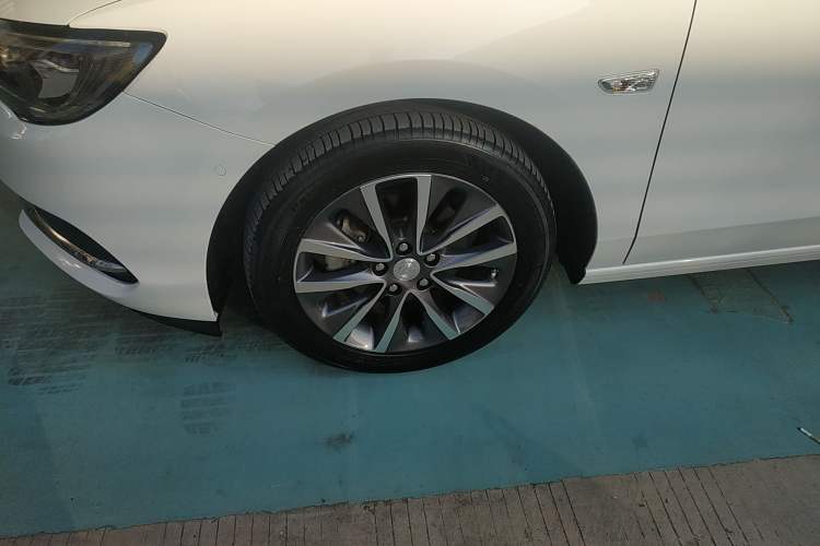 Used Buick GL6 2018 18T 6-Seater Prestige Model Left Front Wheel Hub