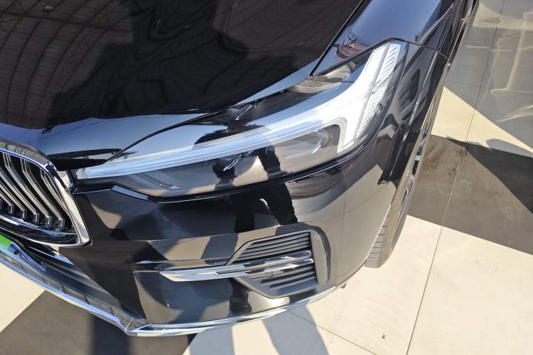 Used Volvo XC60 2025 B5 Four-Wheel Drive Smart & Advanced Luxury Edition
