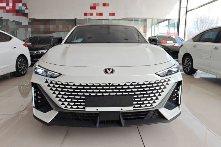 Used CHANGAN UNI-V 2022 1.5T Prestige Version Front