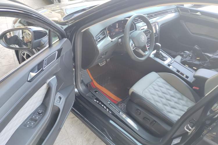 Used Volkswagen Magotan 2023 2 Million Units Limited Edition 330TSI DSG Leading Version Driver Seat