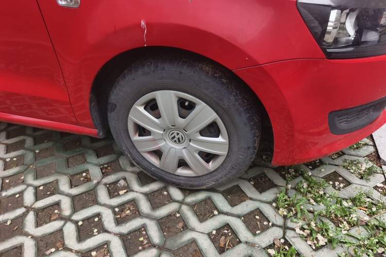 Used Volkswagen Polo 2013 1.4L Manual Fashion Edition Right Front Wheel Hub