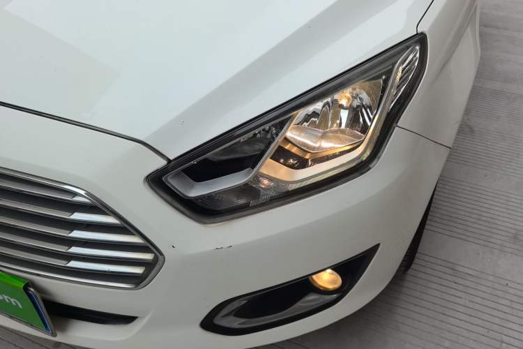 Used Ford Escort 2015 1.5L Automatic Fashion Model