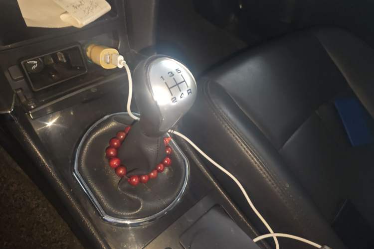 Used Zotye Z300 2014 New Vision 1.5L Manual Luxury Model Gear Lever