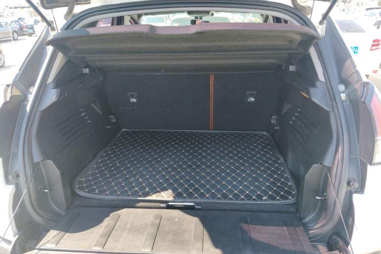 Used Peugeot 3008 2016 2.0L Automatic Standard Edition Trunk