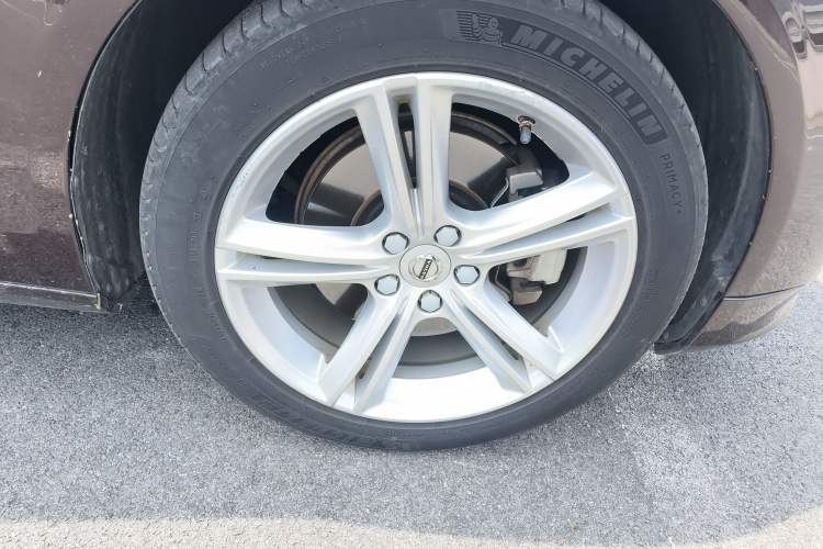 Used Volvo S90 2018 T4 Zhiyuan Edition Right Front Wheel Hub