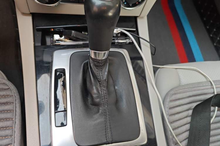 Used Mercedes-Benz C-Class 2010 C 180K Classic model