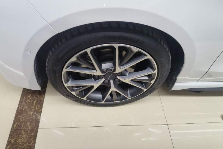 Used Lynk & Co 03 2022 1.5TD DCT JingPro Left Front Wheel Hub