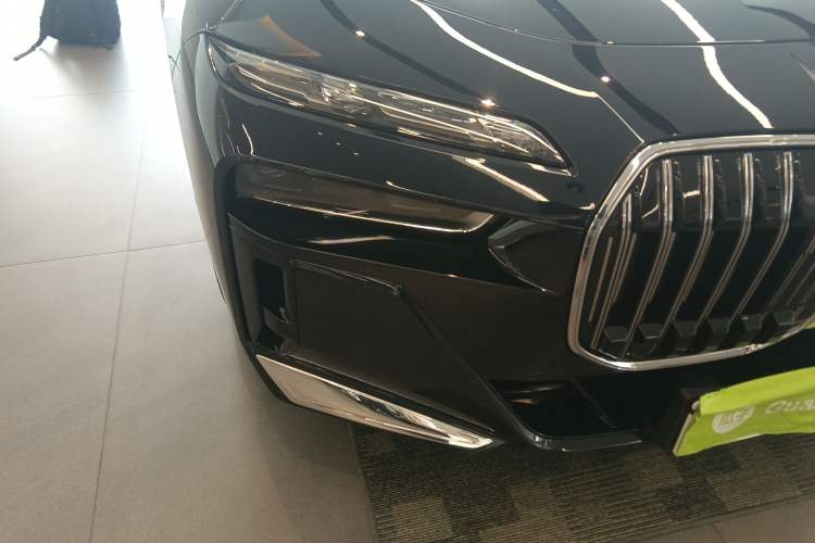 Used BMW 7 Series 2023 740Li Leading Model M Sport Package Right Front Headlight