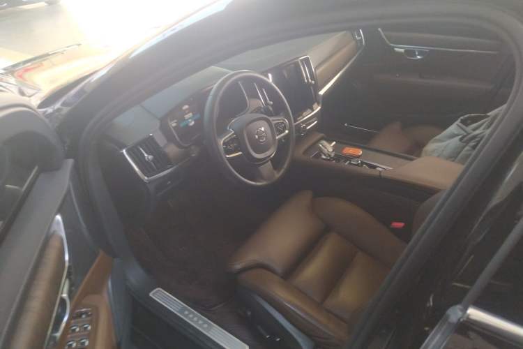 Used Volvo S90 2023 B5 Zhiyuan Luxury Edition