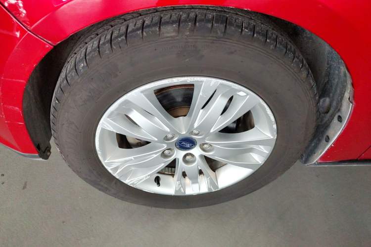 Used Ford Focus 2012 Hatchback 1.6L Automatic Comfort Model Left Front Wheel Hub