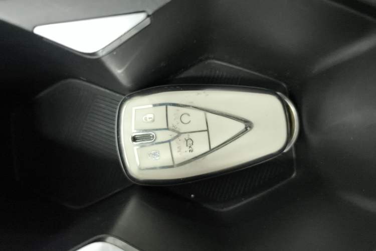 Used Oshan Z6 2023 Blue Whale 1.5T DCT Smart Luxury Model
