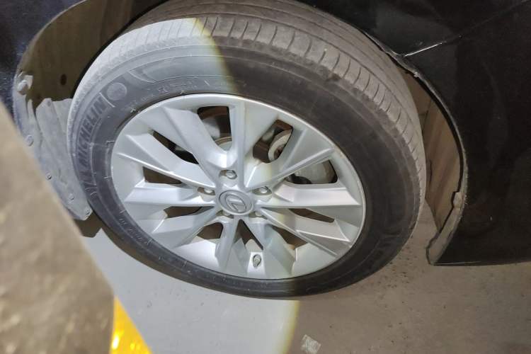 Used Lexus ES 2013 300h Elite Edition