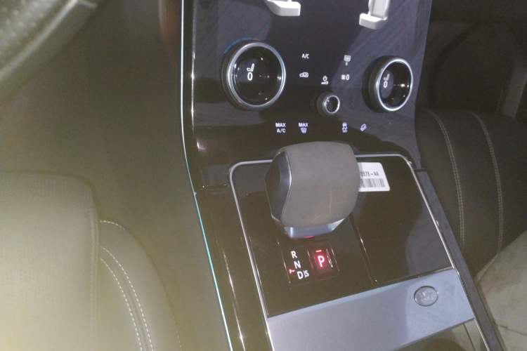 Used Land Rover Range Rover Velar 2022 250 PS Sparkling Heritage Edition