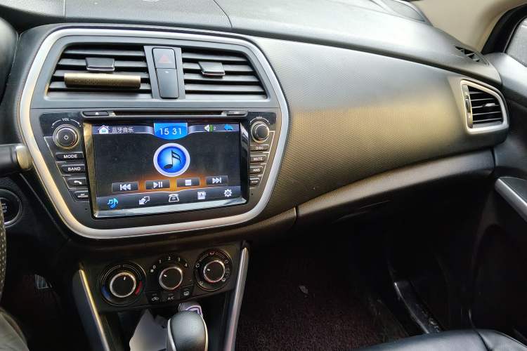 Used Suzuki S-Cross 2015 1.6L CVT Two-Wheel Drive Entry-Level Trim