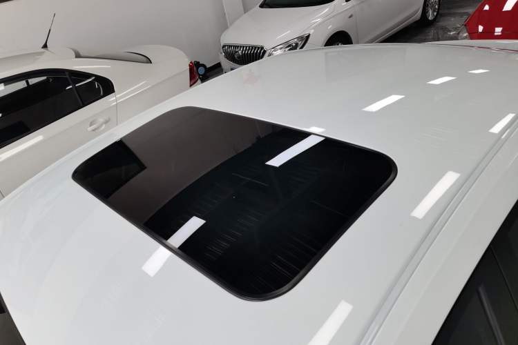 Used Geely Auto Emgrand 2025 4th Generation 1.5L CVT Luxury Version Roof