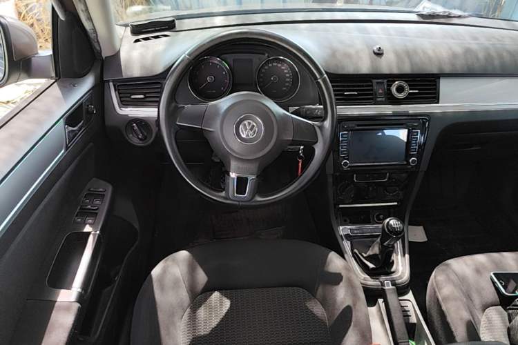 Used Volkswagen Bora 2013 1.6L Manual Fashion Edition