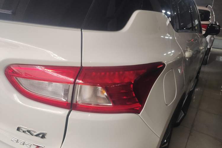 Used GAC Trumpchi GS4 2017 235T Manual Two-Wheel Drive Luxury Edition Right Rear Taillight