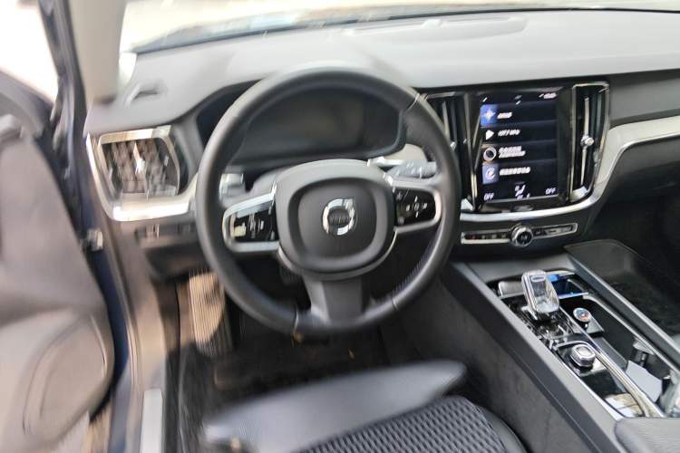 Used Volvo S60 2022 B4 Zhiyuan Luxury Edition