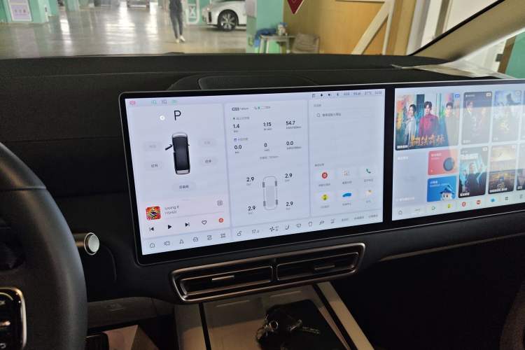 Used Li Auto MEGA 2025 Ultra Smart Refreshed Edition
